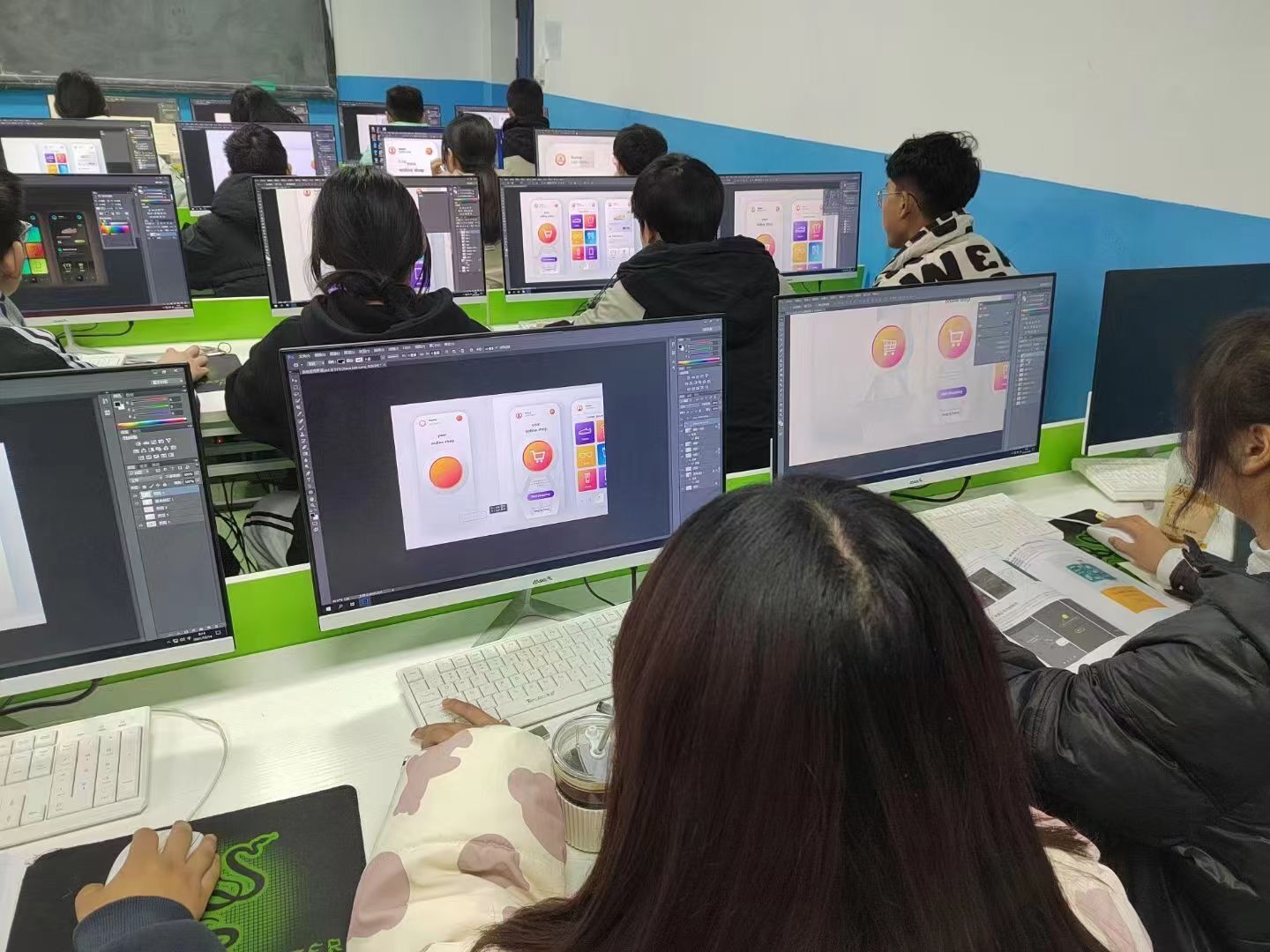 科技赋能教育 疫情之下，2022年4月毕业学员高薪就业创佳绩